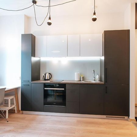 Central Comfort At Hanzas Residence, Stay Near Cafes, Bars, Museums & Esplanade Riga Exterior photo
