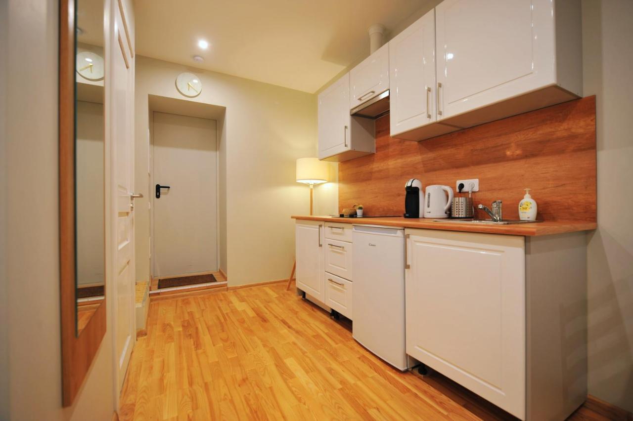Central Comfort At Hanzas Residence, Stay Near Cafes, Bars, Museums & Esplanade Riga Exterior photo