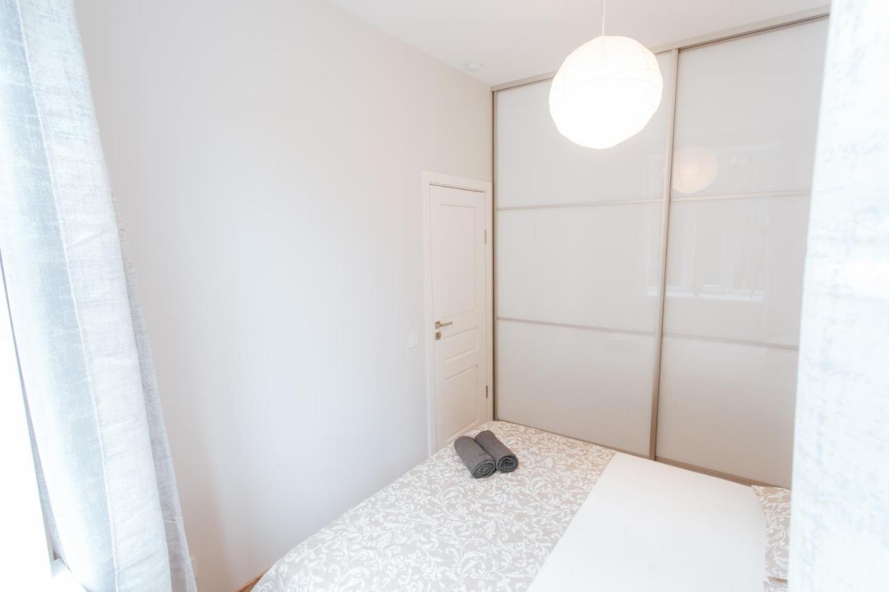 Central Comfort At Hanzas Residence, Stay Near Cafes, Bars, Museums & Esplanade Riga Exterior photo