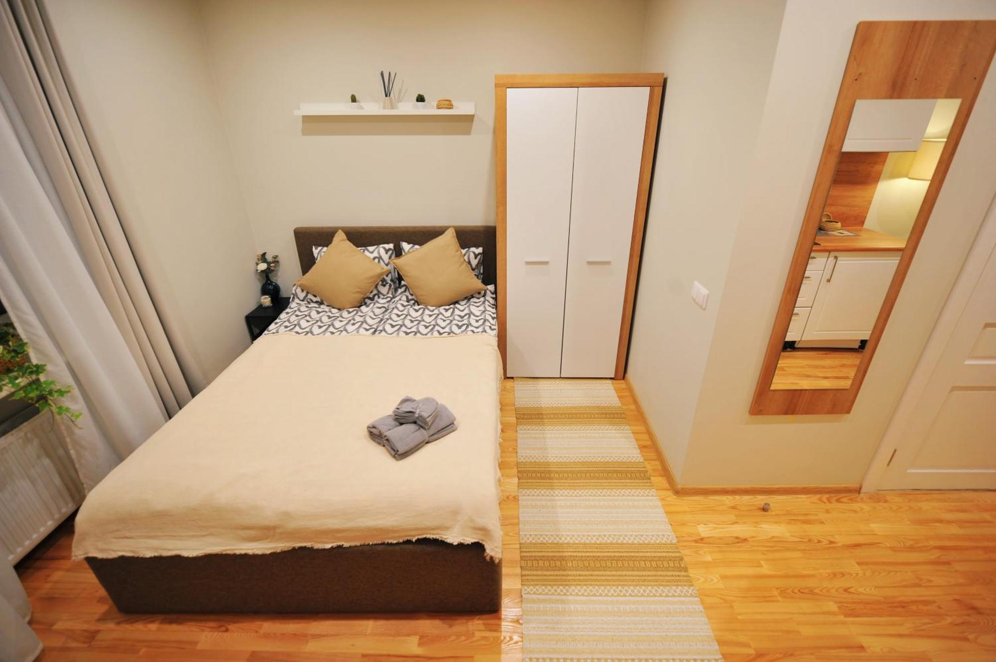 Central Comfort At Hanzas Residence, Stay Near Cafes, Bars, Museums & Esplanade Riga Room photo