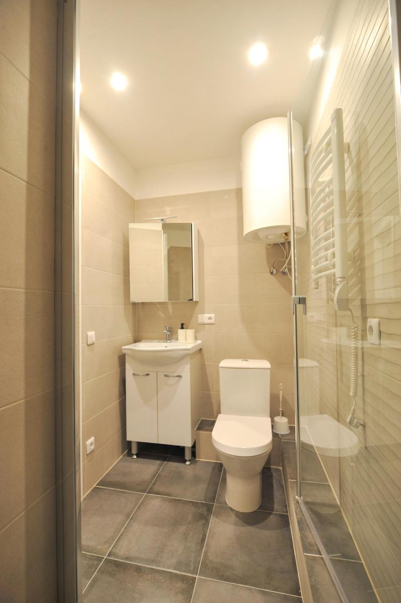 Central Comfort At Hanzas Residence, Stay Near Cafes, Bars, Museums & Esplanade Riga Room photo